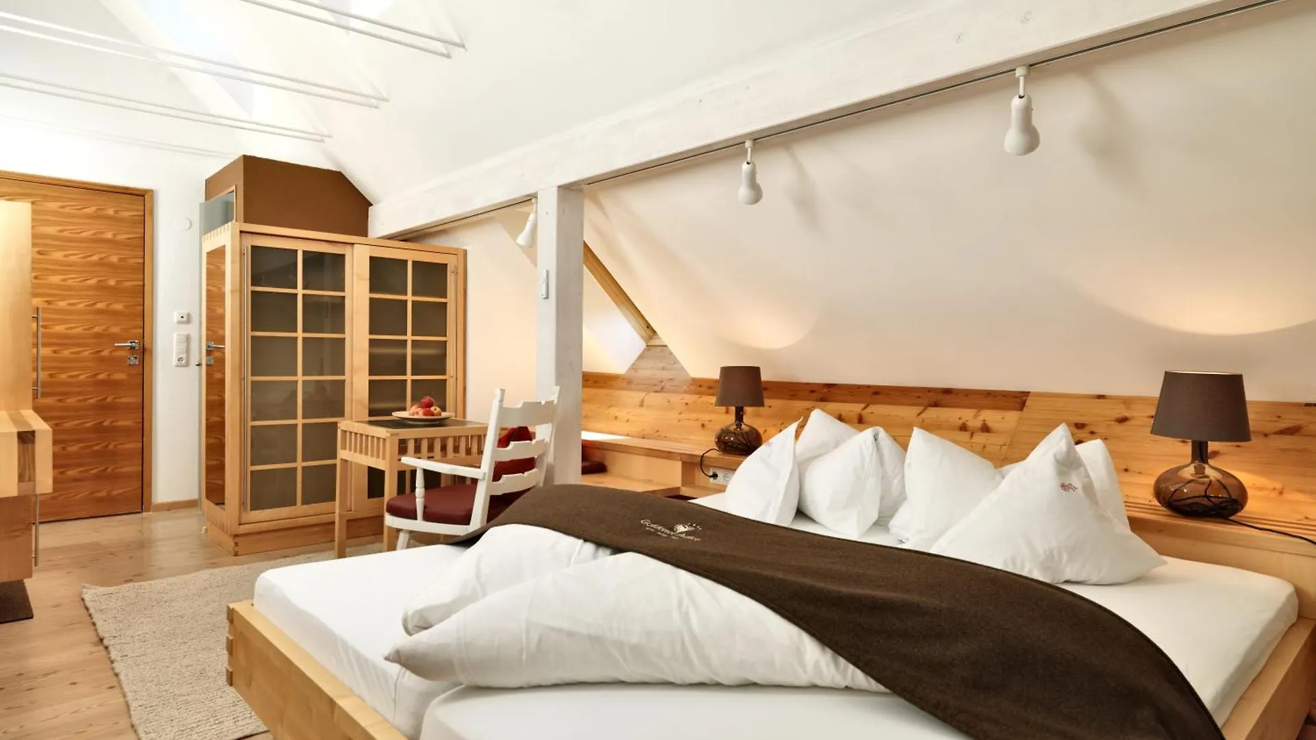 Hotel Goldener Adler - Im Sommer Silvretta Card Premium Inkludiert ايشجل 4*,  النمسا