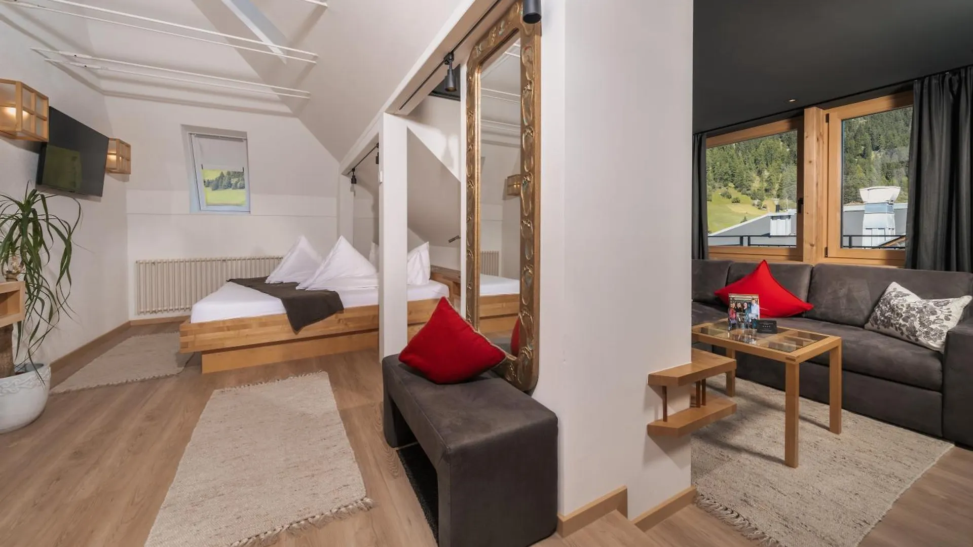 ****  Hotel Goldener Adler - Im Sommer Silvretta Card Premium Inkludiert ايشجل النمسا