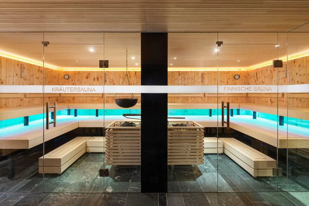****  Hotel Goldener Adler - Im Sommer Silvretta Card Premium Inkludiert ايشجل النمسا